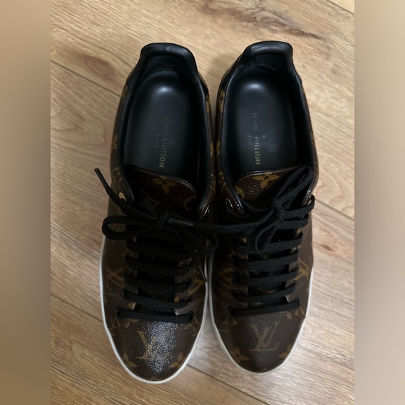 Louis Vuitton Patent Monogram Frontrow Sneakers - Picture 2 of 4